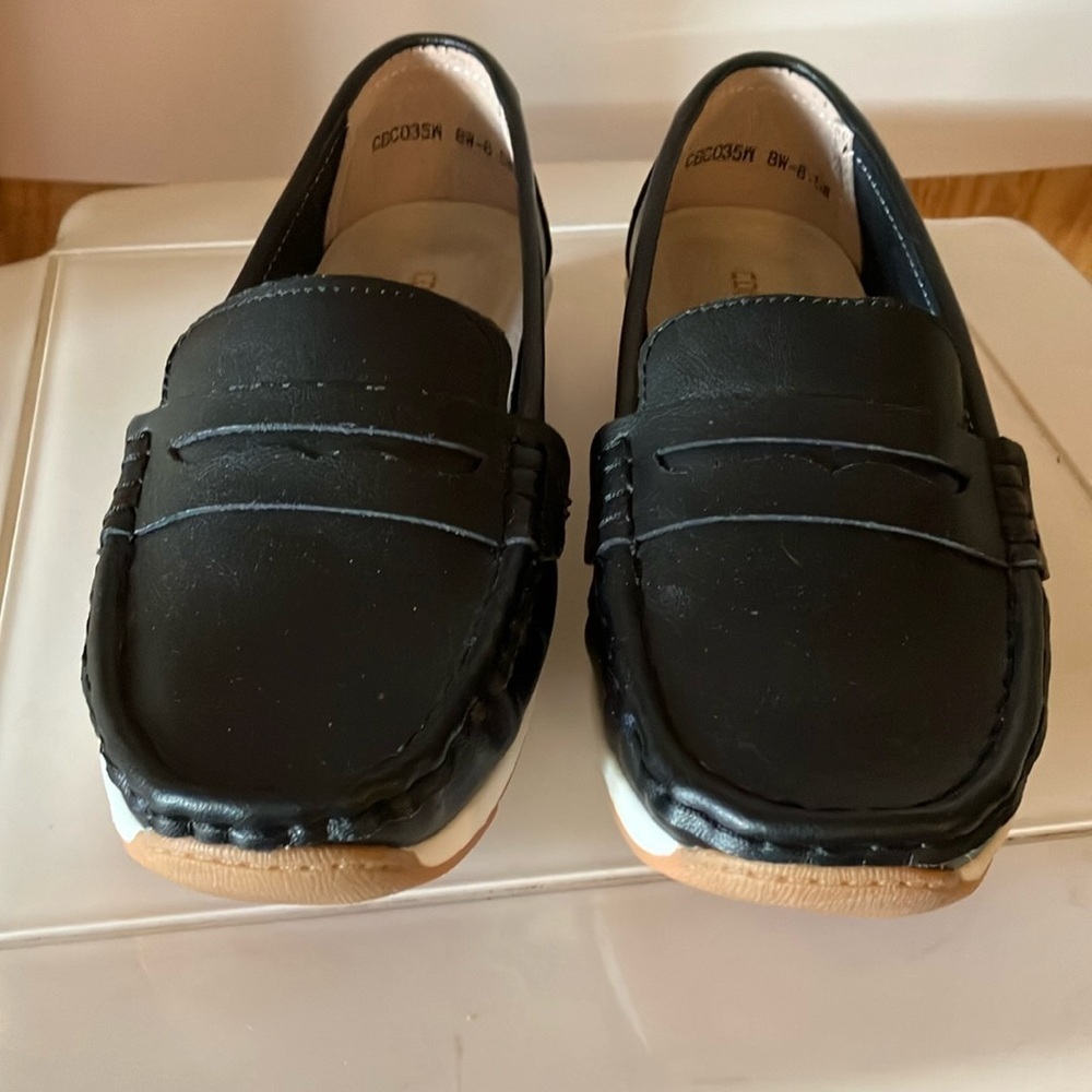 Cool Coser women’s dark blue Sz 8W Moccasin Casual Slip on Flat Shoes..like new.